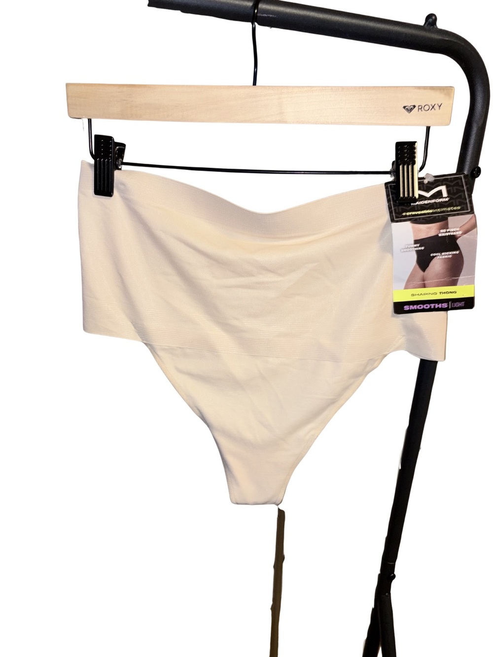 NWT Large Maidenform Seamless High-Waist Shaping Thong Light Beige